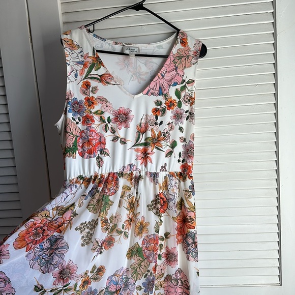 Cream floral bridesmaids dress - Picture 4 of 9